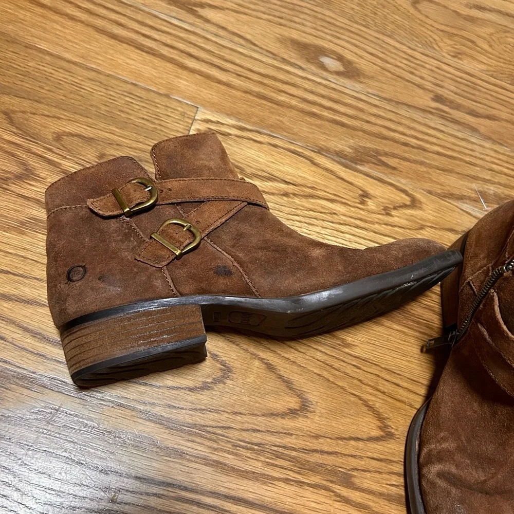 Born Brown Suede Leather‎ Ankle Boots Size 9M– Side Zip Buckle Strap Booties